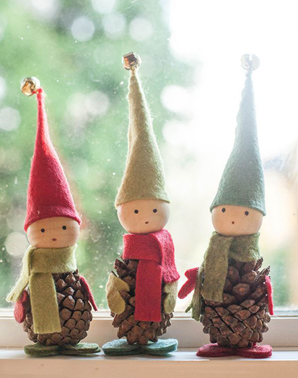 Cute felt and pine cone elves